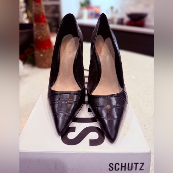 🖤🖤Schutz Black Croc-Embossed Pointed-Toe Pumps – Size 7 | 4” Heel - Picture 1 of 9